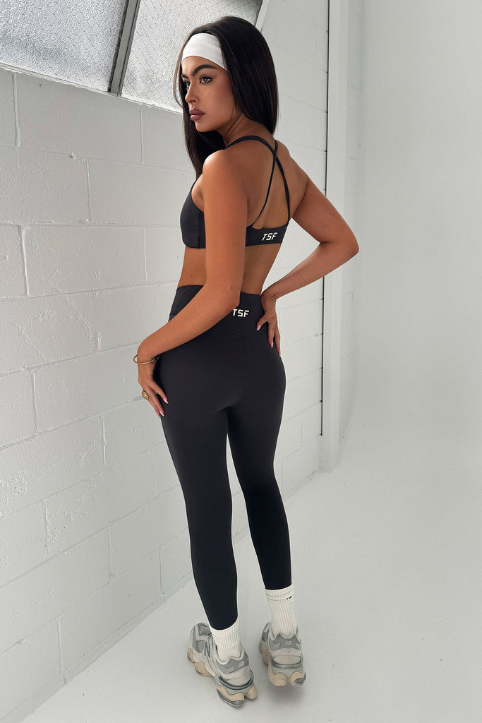 Nikau Twist Sports Bra - Grey